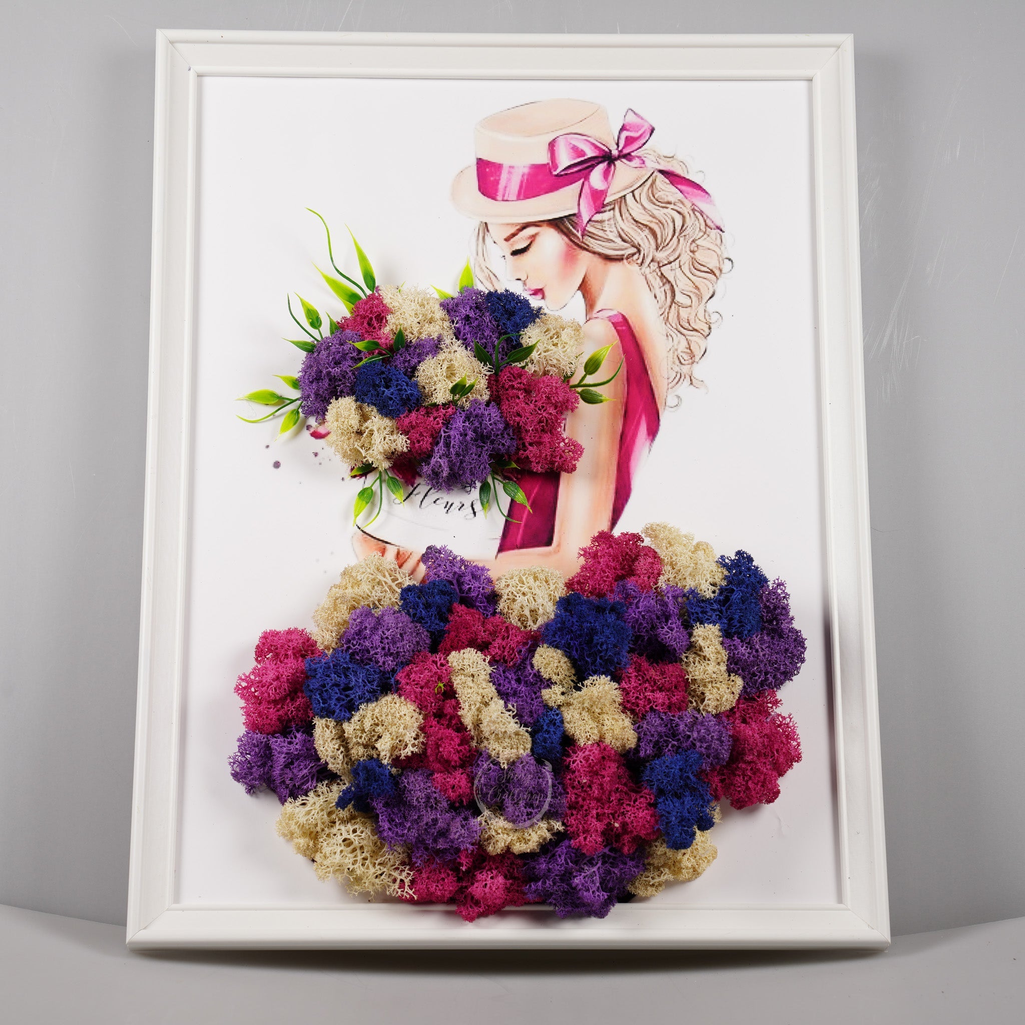 Рамка с жена и рокля от скандинавски мъх - Shiny Craftshop