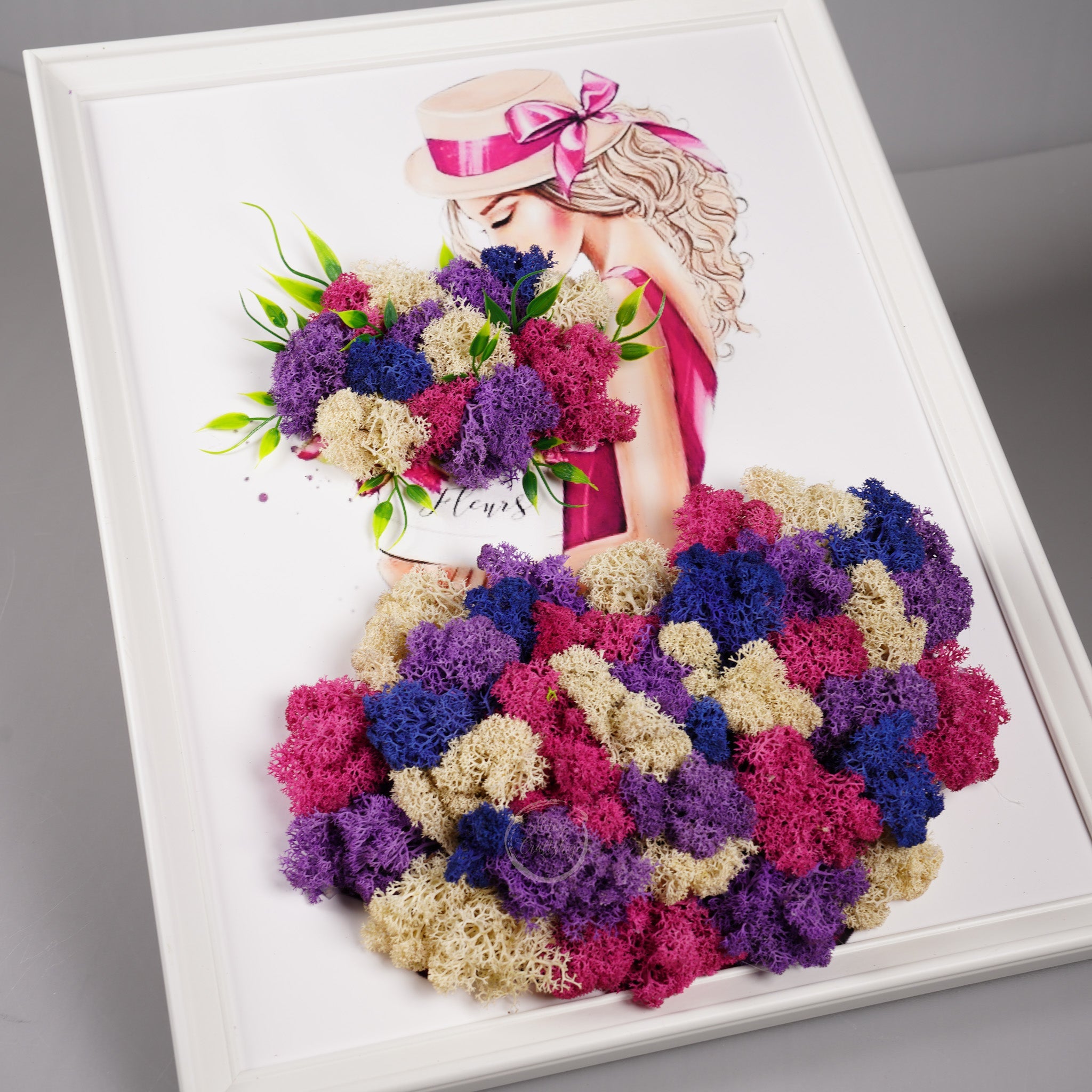 Рамка с жена и рокля от скандинавски мъх - Shiny Craftshop